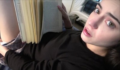 Во время отсутствия родителей милашка хотела почитать книгу, но ее братец приставал к ней, прося потрогать его пенис.