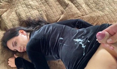 Муж вышел из себя на платье жены после интимной встречи в позиции раком.